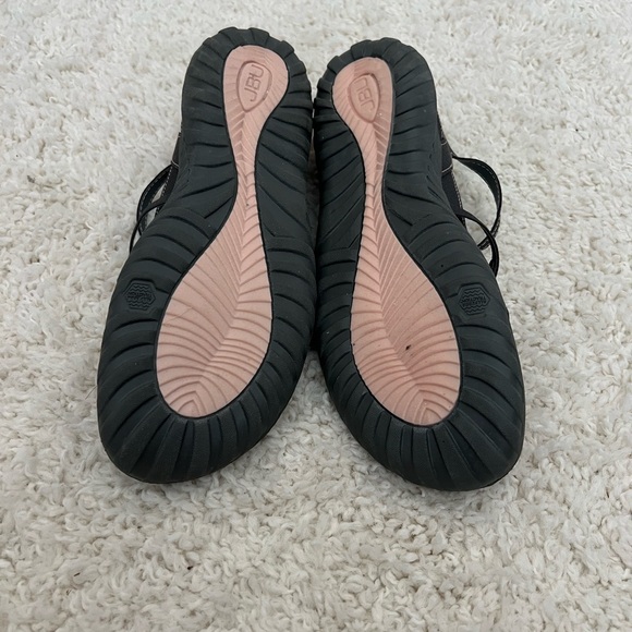 NEW JBU Sandals - Picture 3 of 3